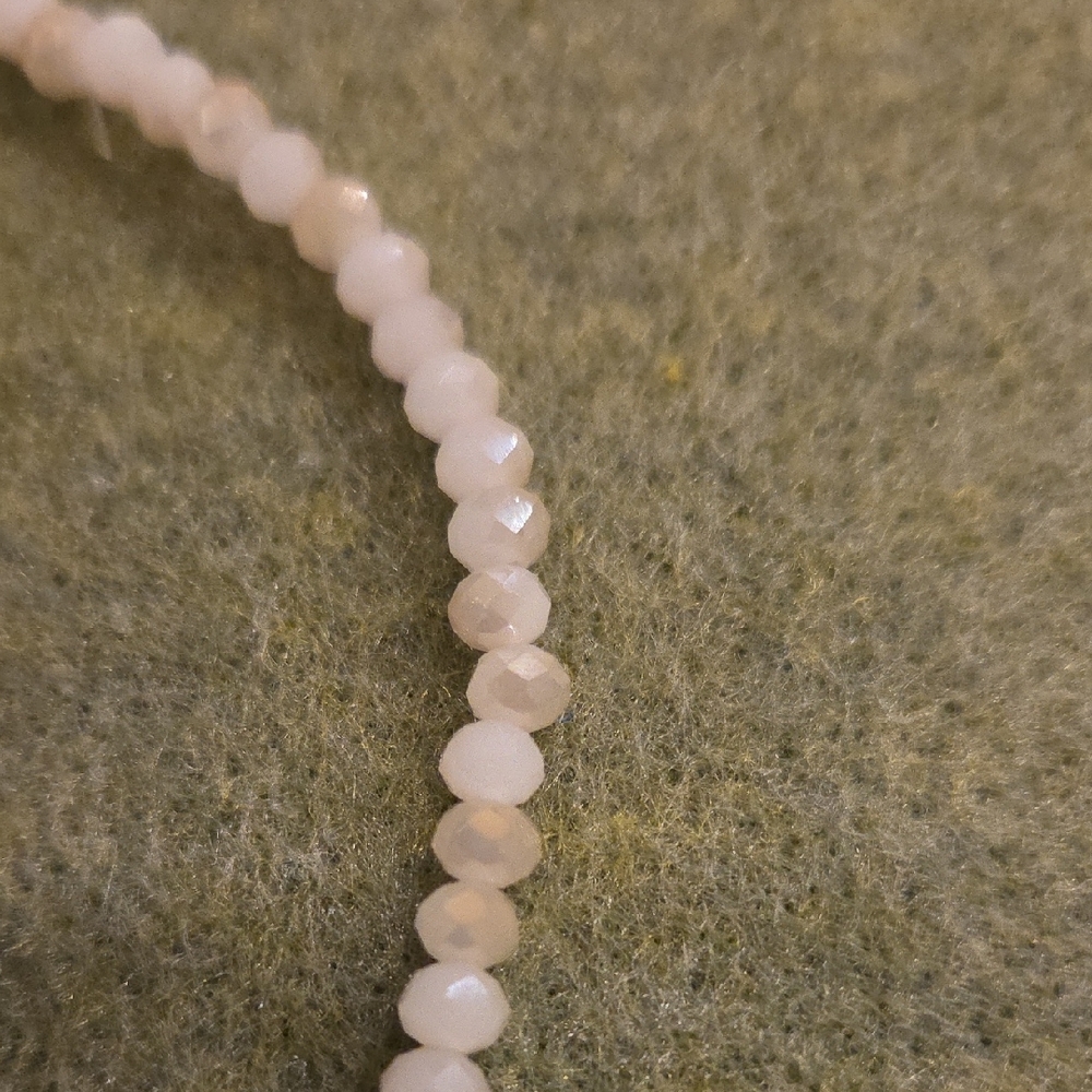 Elegant Cream Beaded Necklace - Picture 2 of 6